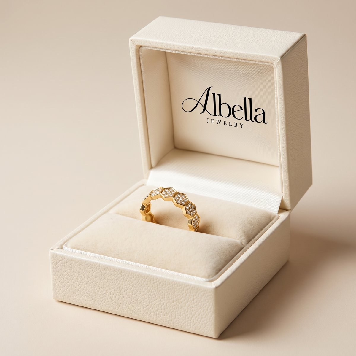 Verona Adjustable Link Chain Ring in Albella Jewelry gift box