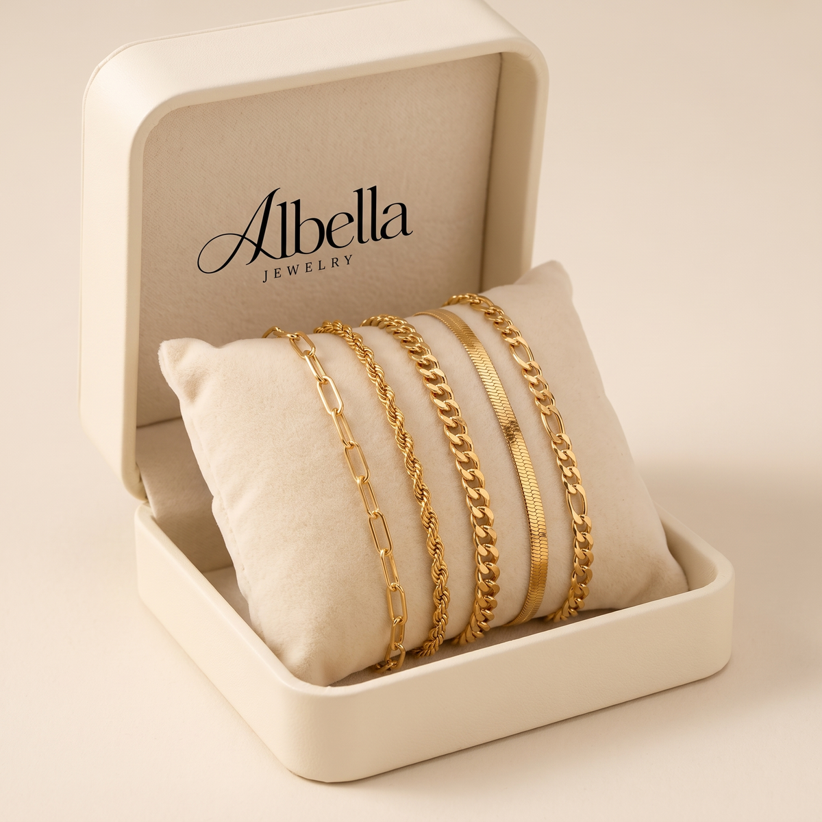 Ellis Gold Bracelet Set in Albella Jewelry gift box