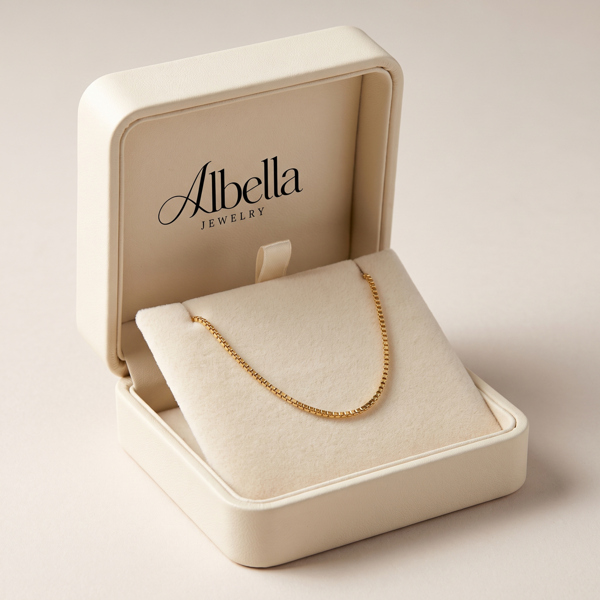 Bodega Box Chain Necklace in Albella Jewelry gift box