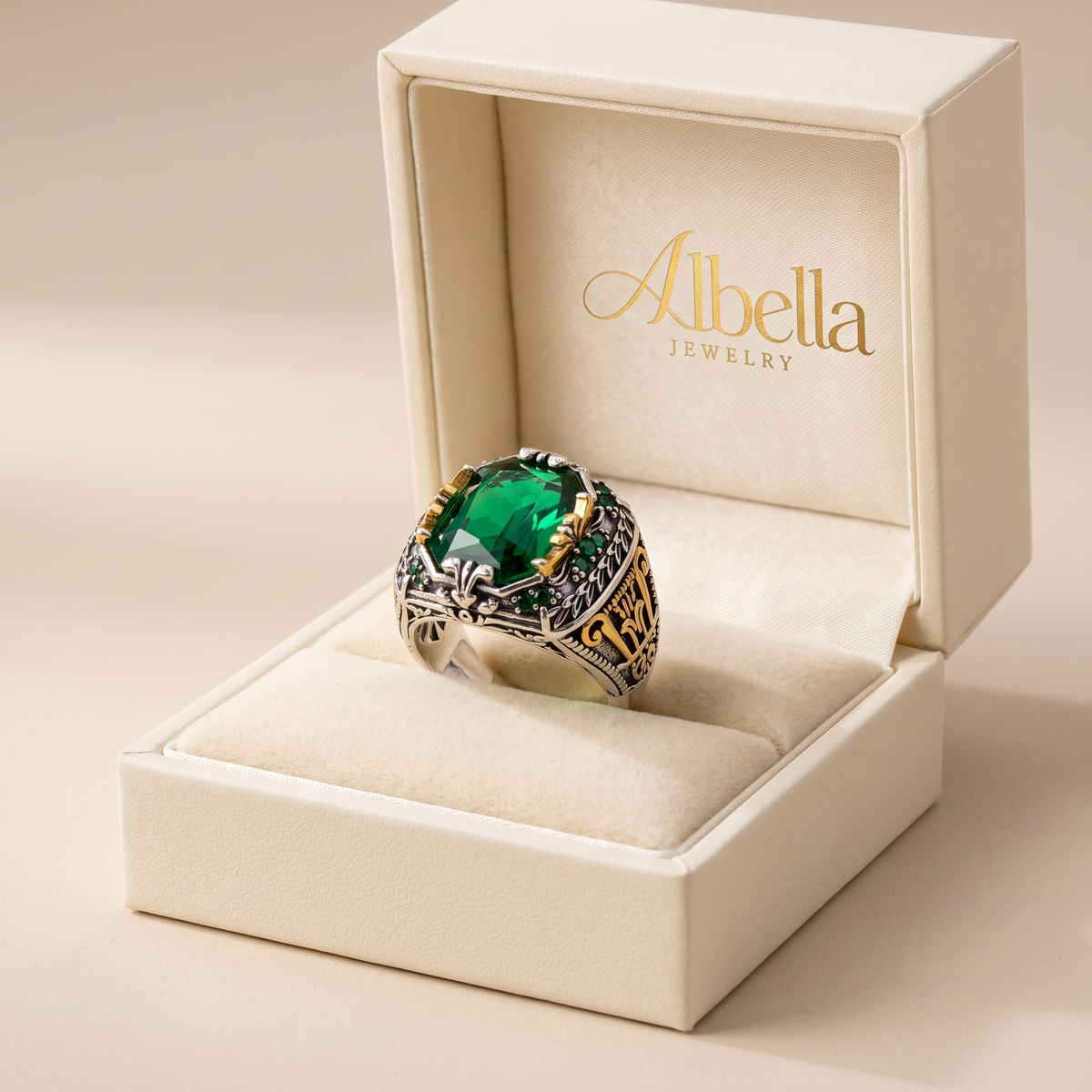 Klara Emerin Ring in Albella Jewelry gift box