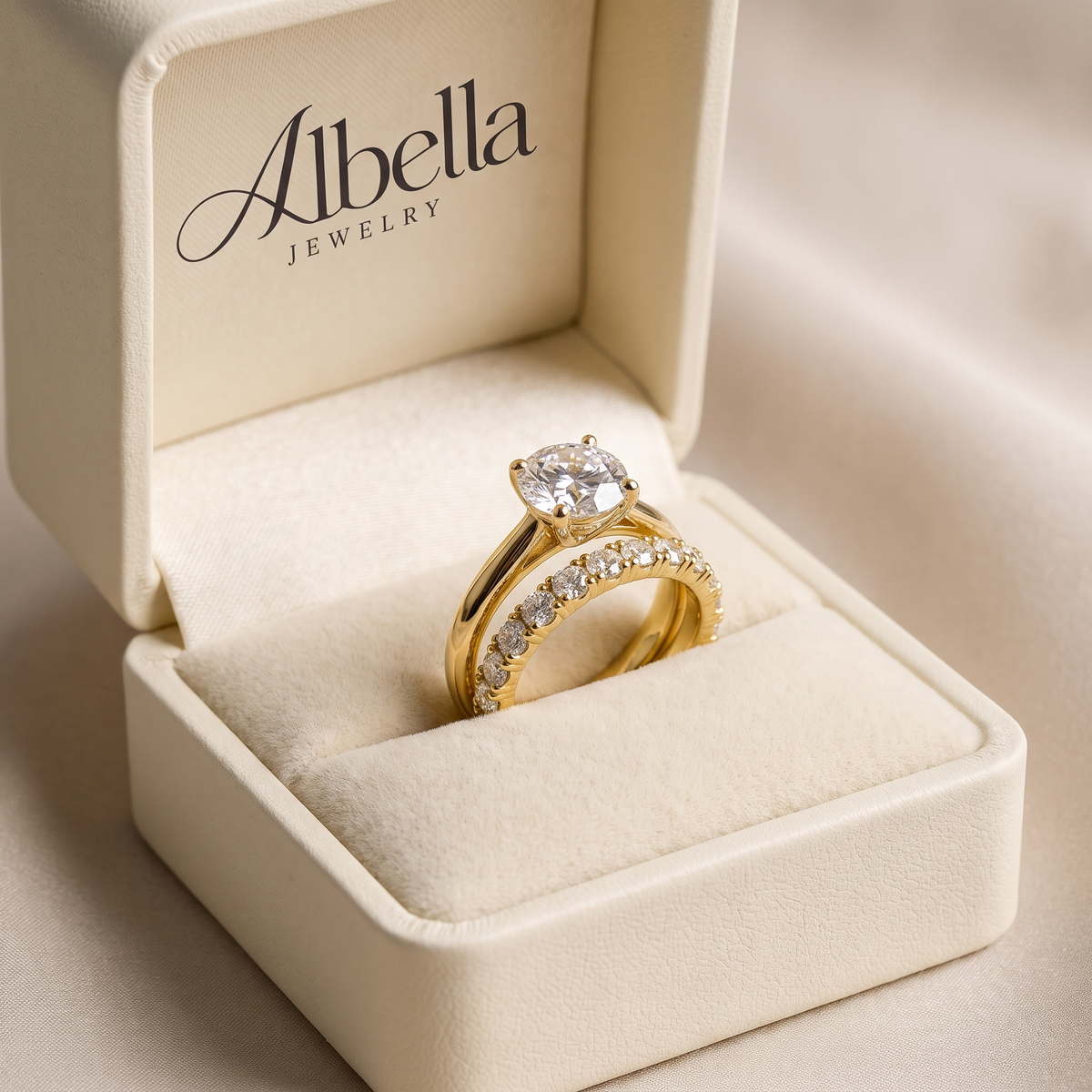 Savaya Ring Set in Albella Jewelry gift box
