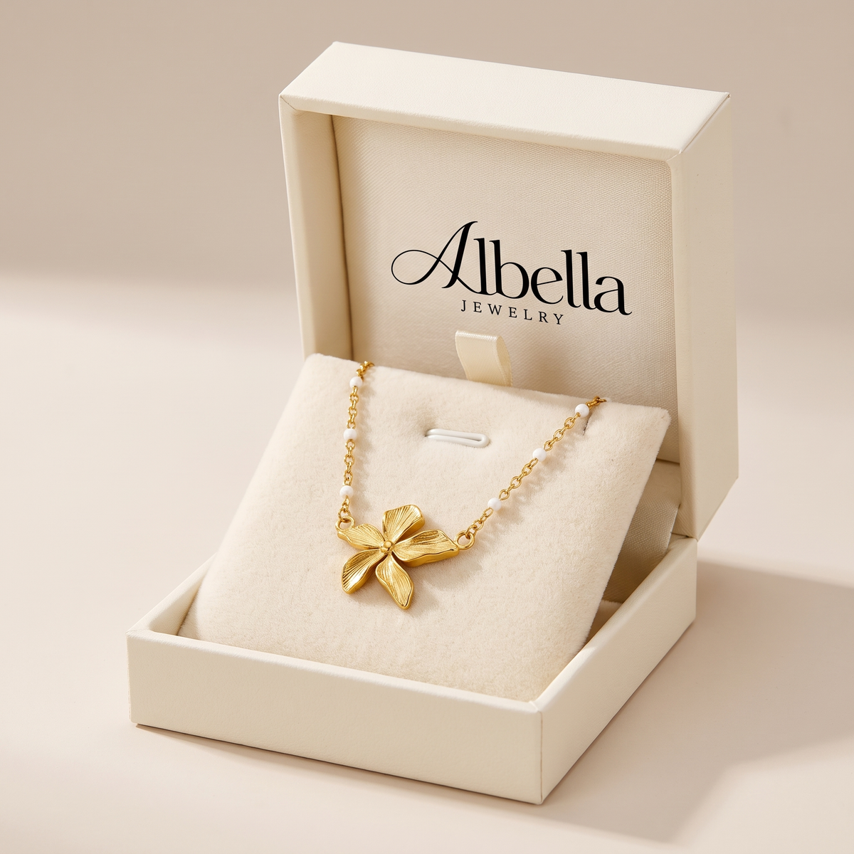 Elegant Necklace with Gold Flower in Albella Jewelry gift box