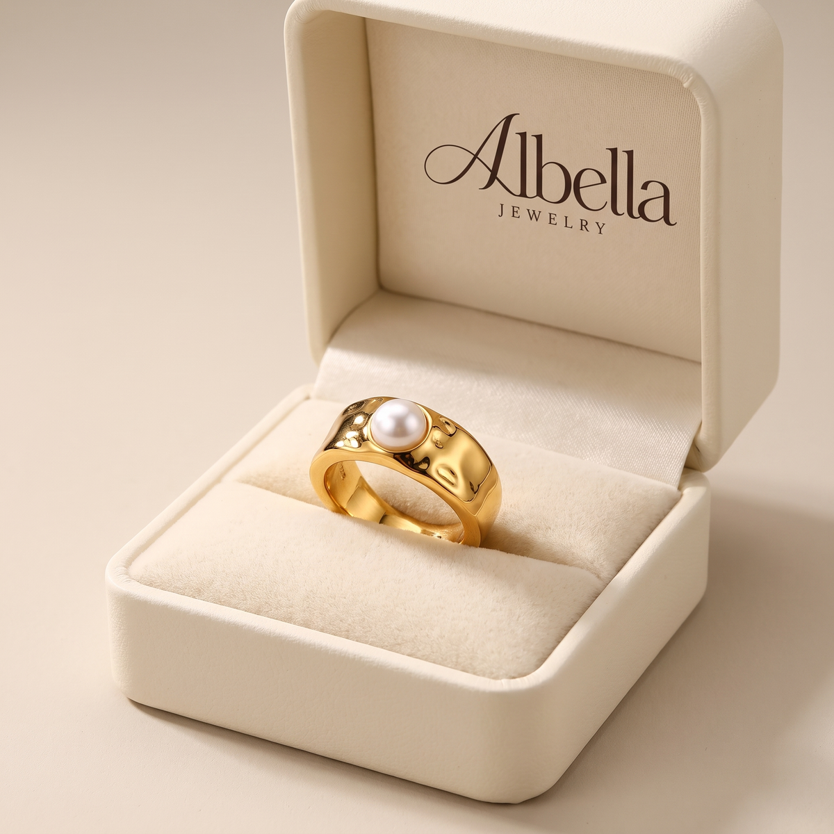 Elegant Gold Ring with Natural Pearl in Albella Jewelry gift box