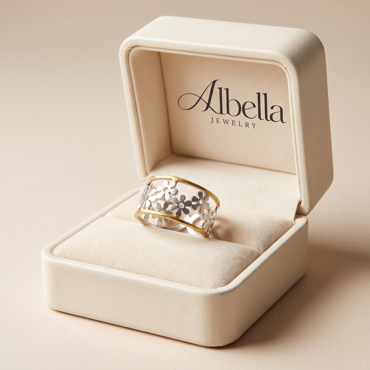 Chic Daisy Ring in Albella Jewelry gift box