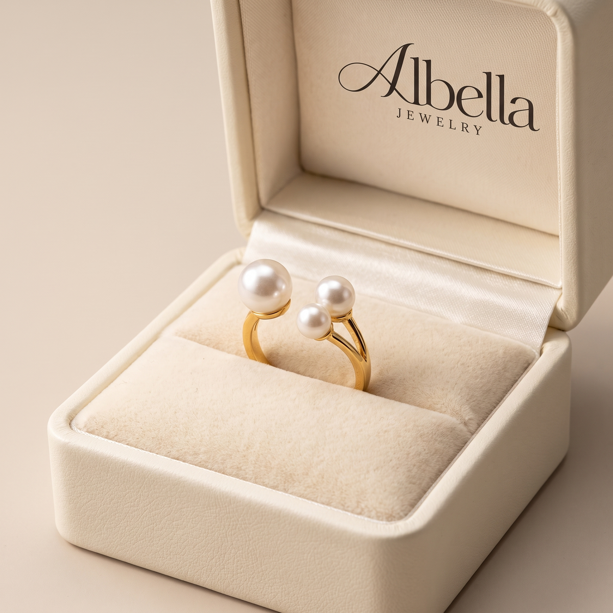 Elegant Three-Pearl Ring in Albella Jewelry gift box