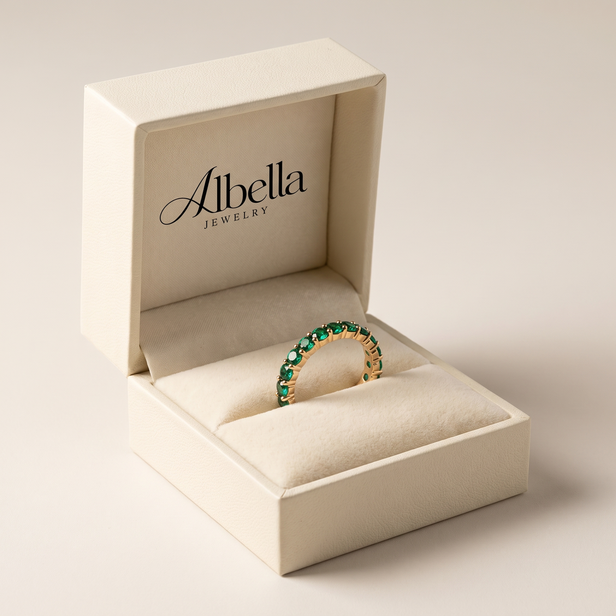 Luneth Ardenelle Ring in Albella Jewelry gift box