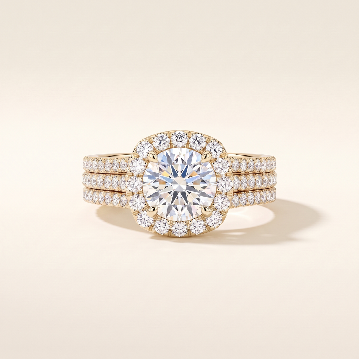 Cushion Halo Pavé Statement Ring – gold