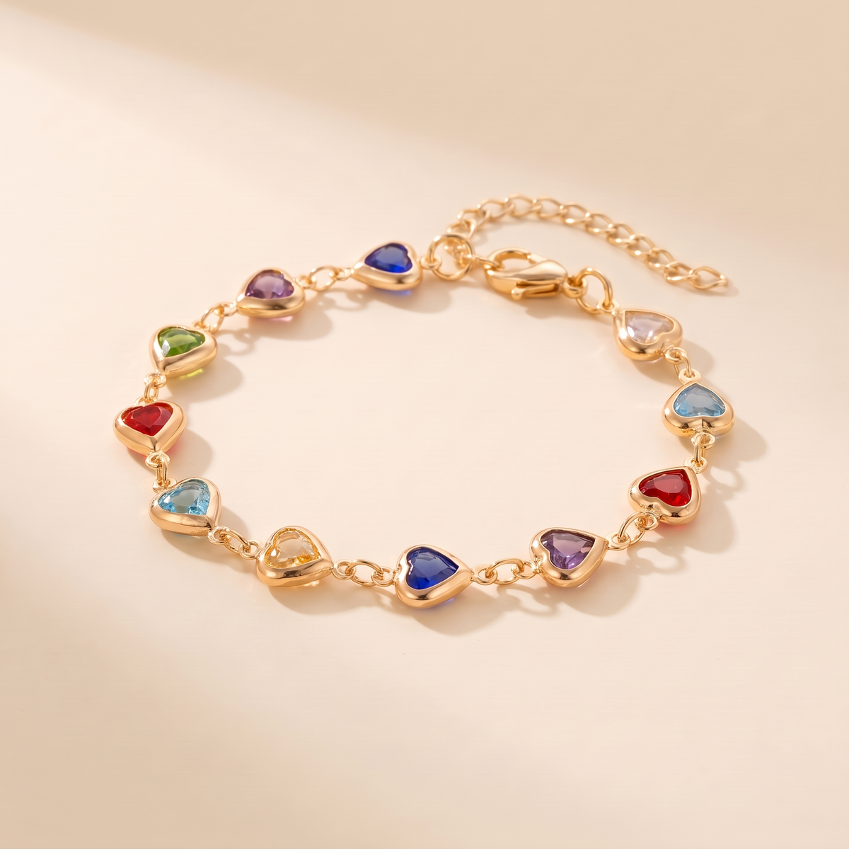 Heart-Shaped Statement Bracelet – gold