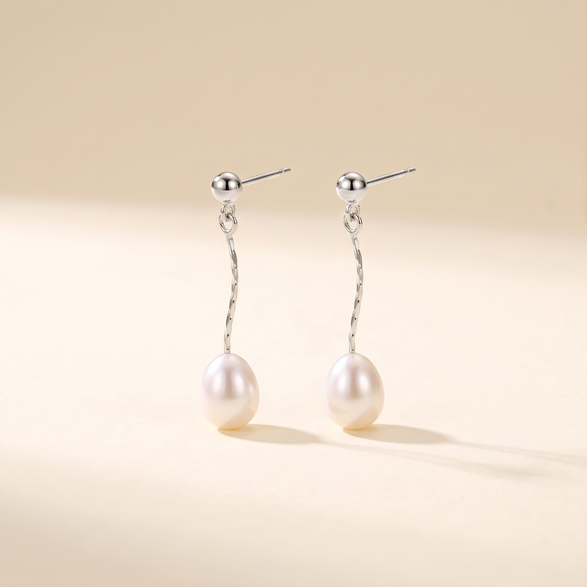 Delicate Freshwater Pearl Earrings – silver