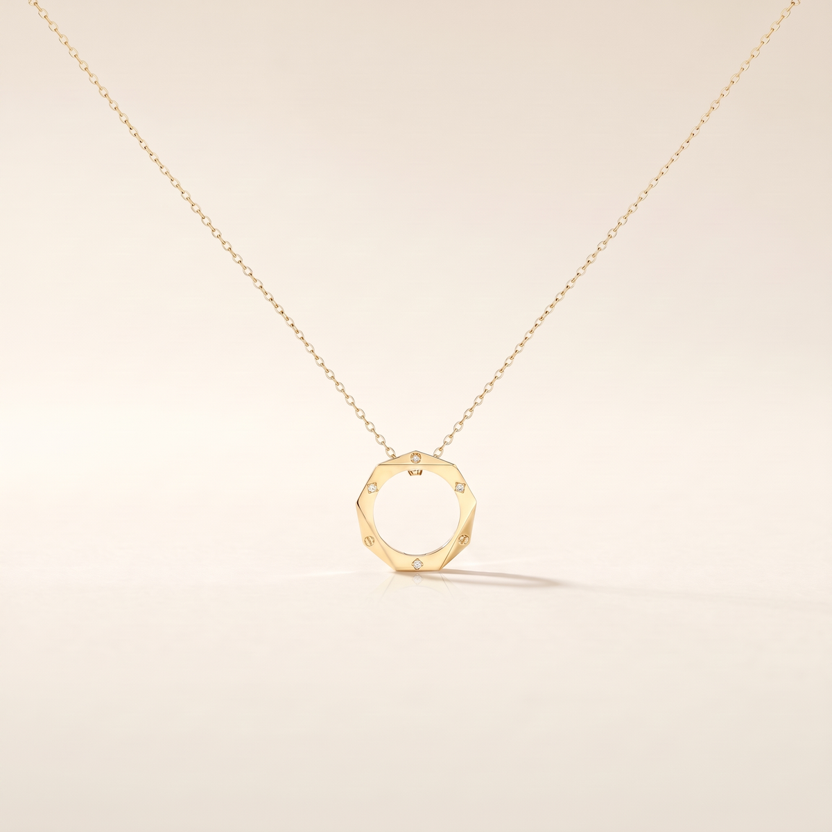 Geometric Diamond Circle Necklace – gold