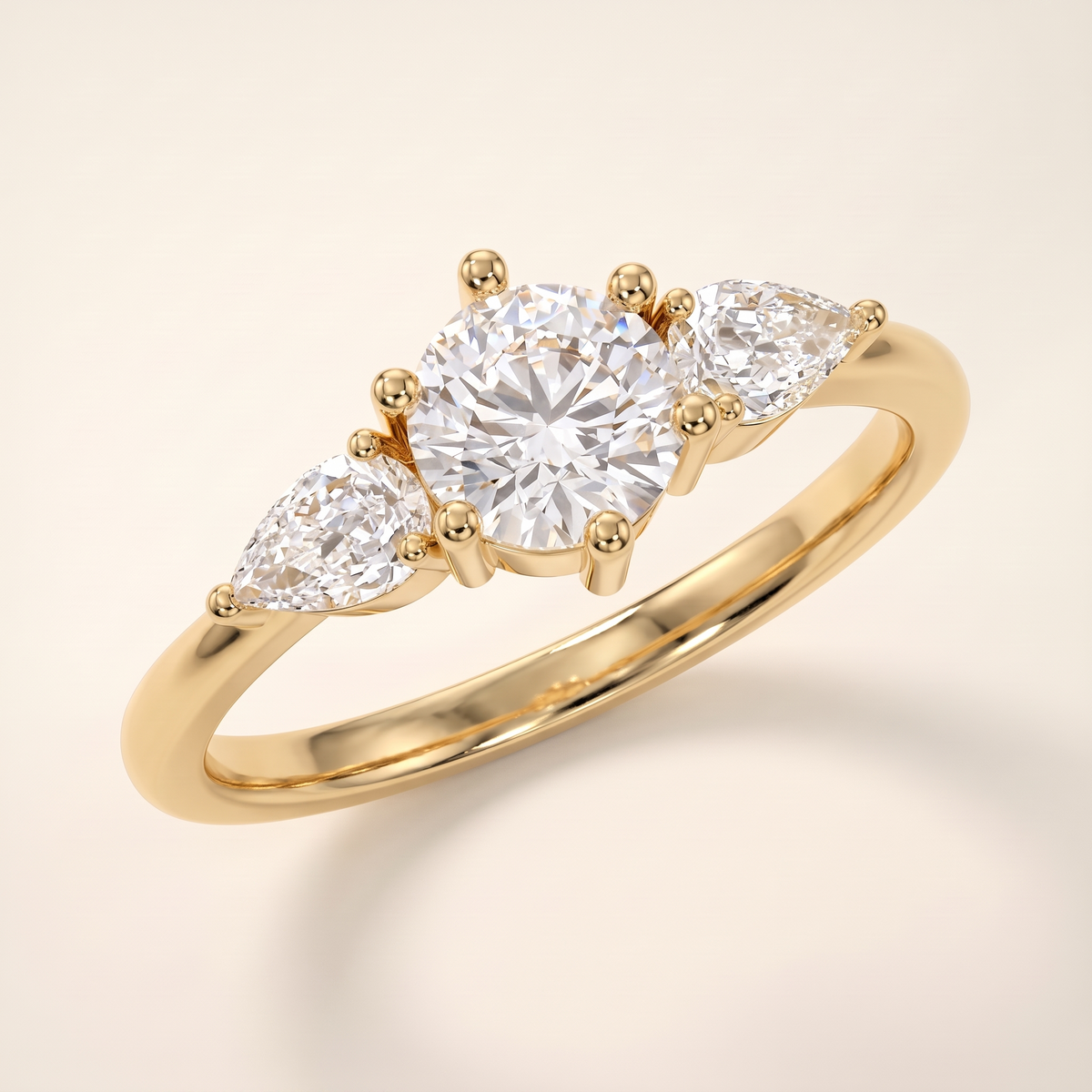 Elegant Radiance Trinity Ring – gold