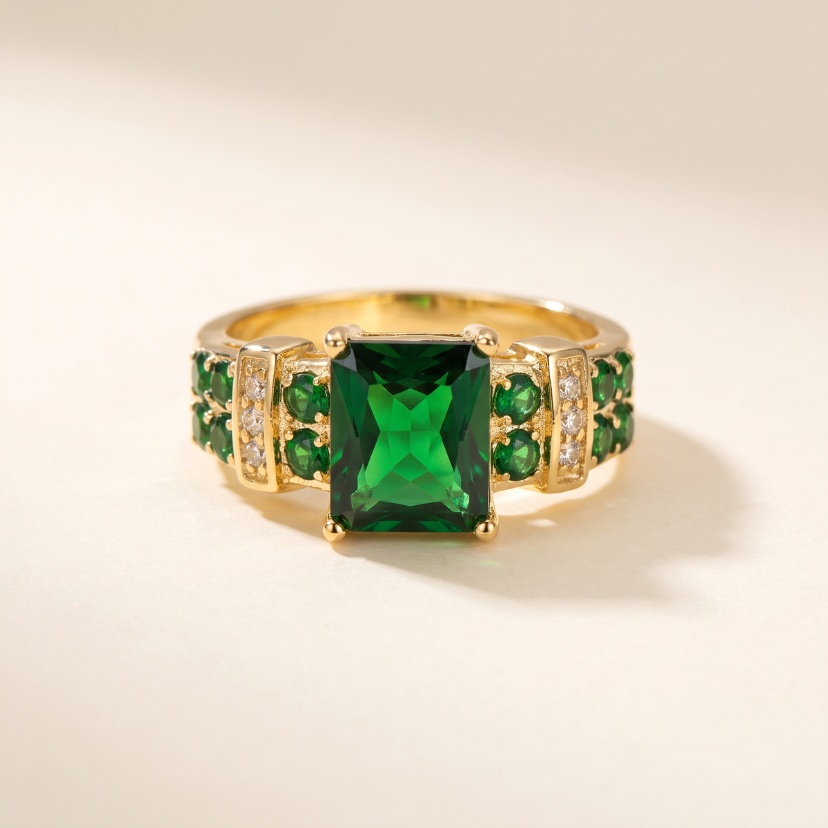 Exquisite Emerald Ring – Gold – Albella Jewelry