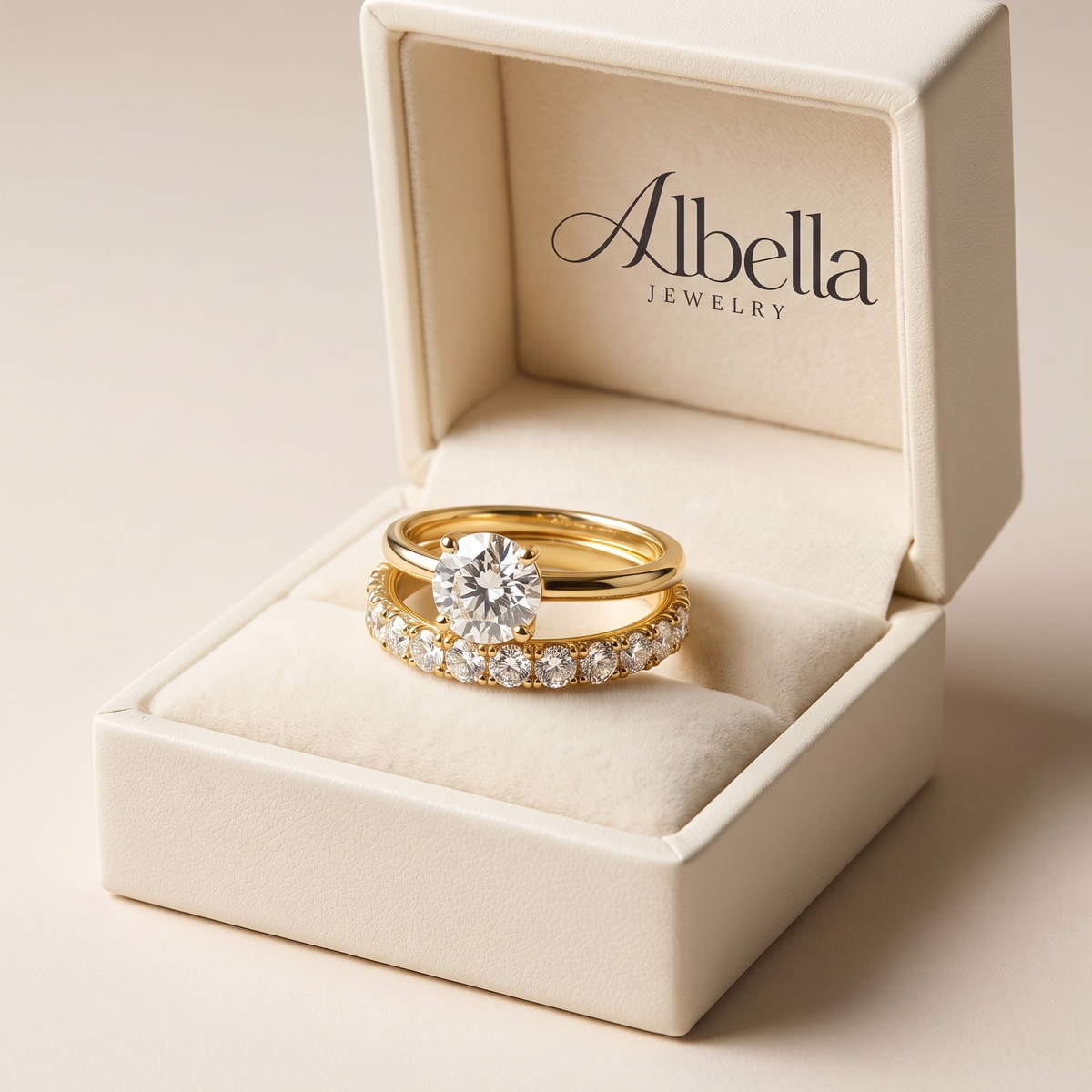 Savaya Gold Ring Set in Albella Jewelry gift box