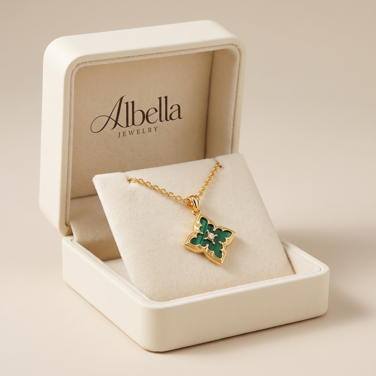 Emerald Clover Pendant Necklace in Albella Jewelry gift box