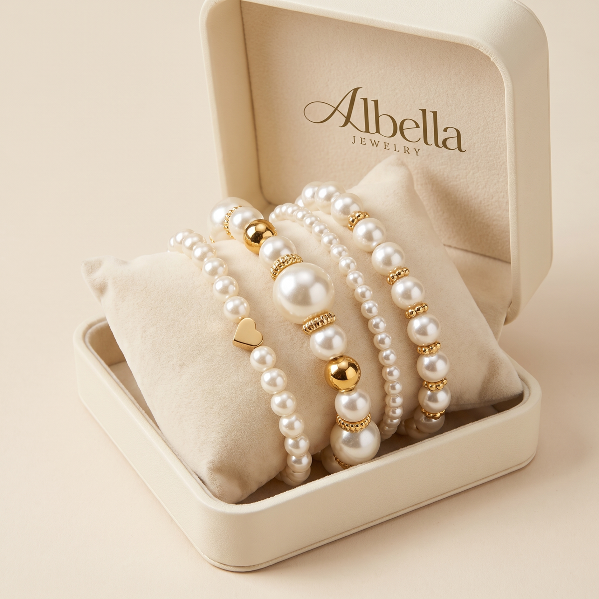 Elegant Bracelet Set with Pearls and Heart in Albella Jewelry gift box