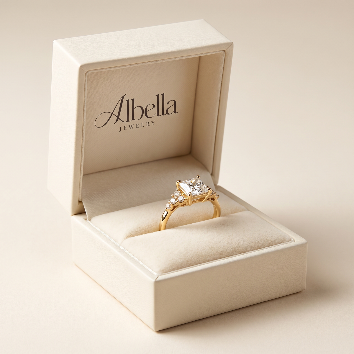 Chic Royal Elegance Ring in Albella Jewelry gift box