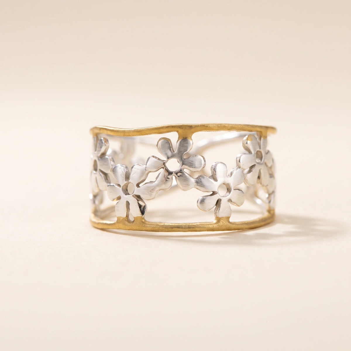 Chic Daisy Ring – Albella Jewelry