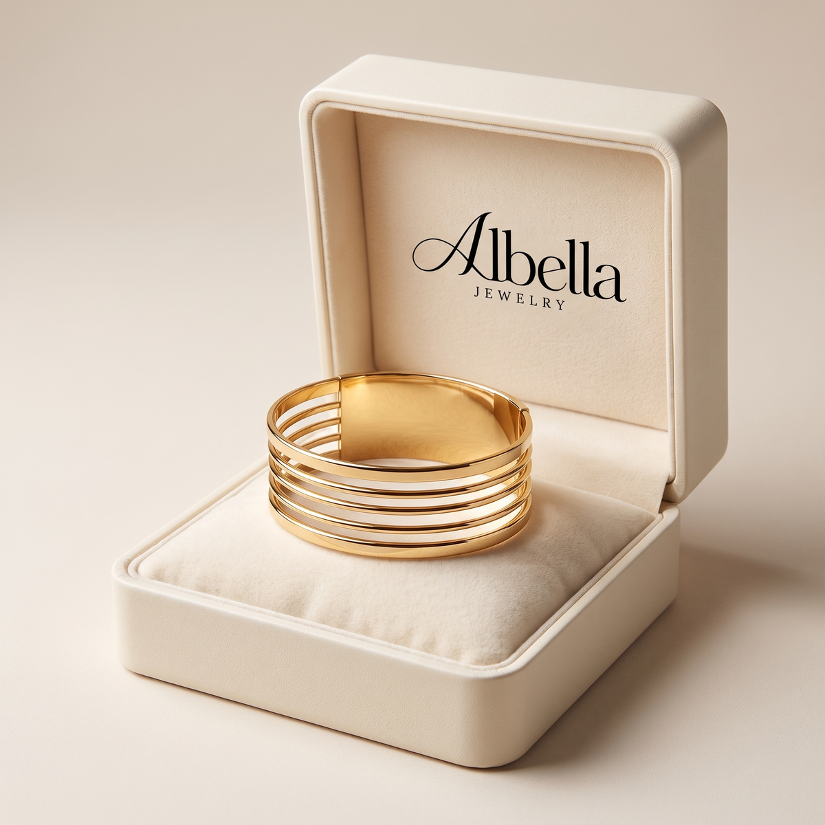 Chic Vintage Gold Bracelet in Albella Jewelry gift box