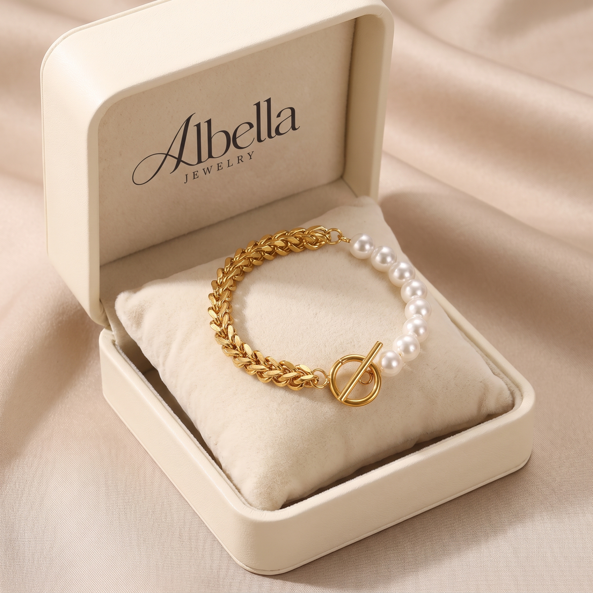 Elegant Gold Bracelet with Pearls in Albella Jewelry gift box