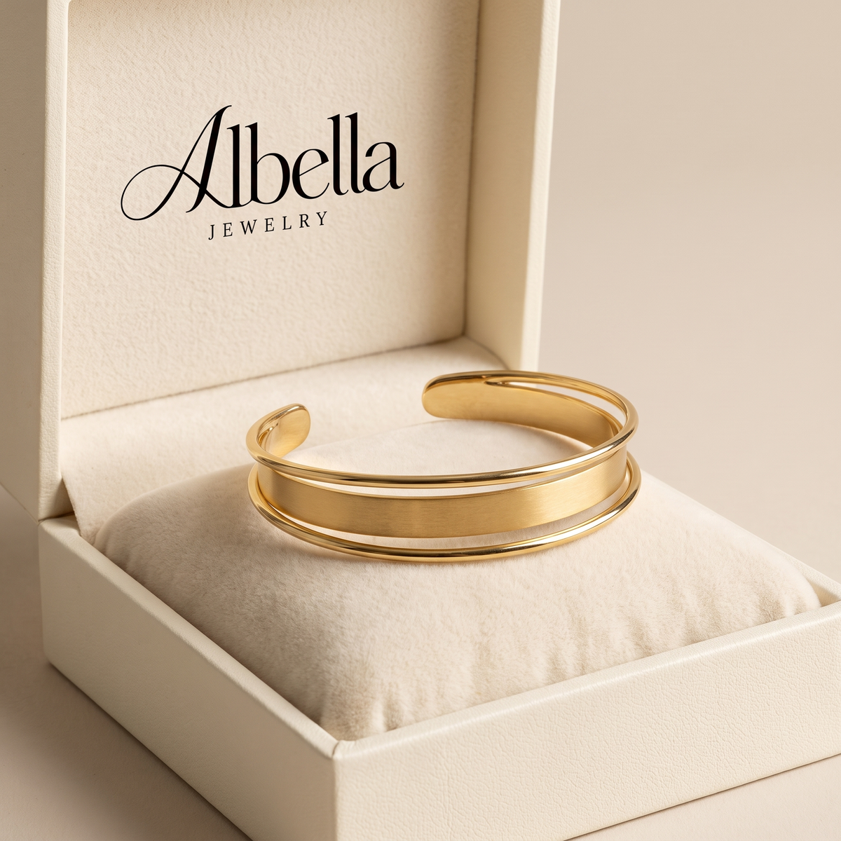 Classic Gold Bracelet in Albella Jewelry gift box