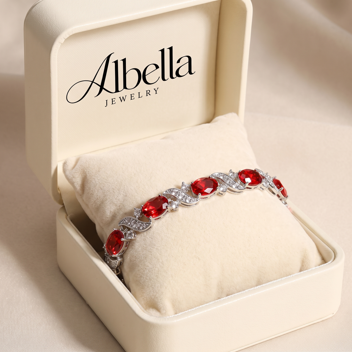 Giada Valrouge Bracelet in Albella Jewelry gift box