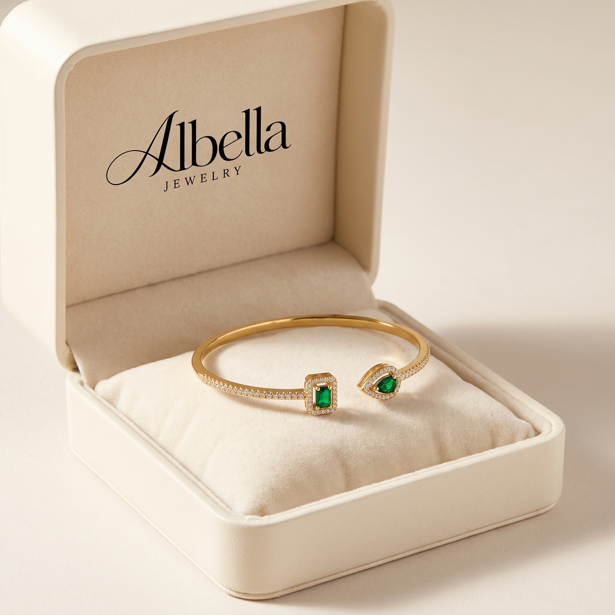 Verdeira Caruso Bracelet in Albella Jewelry gift box