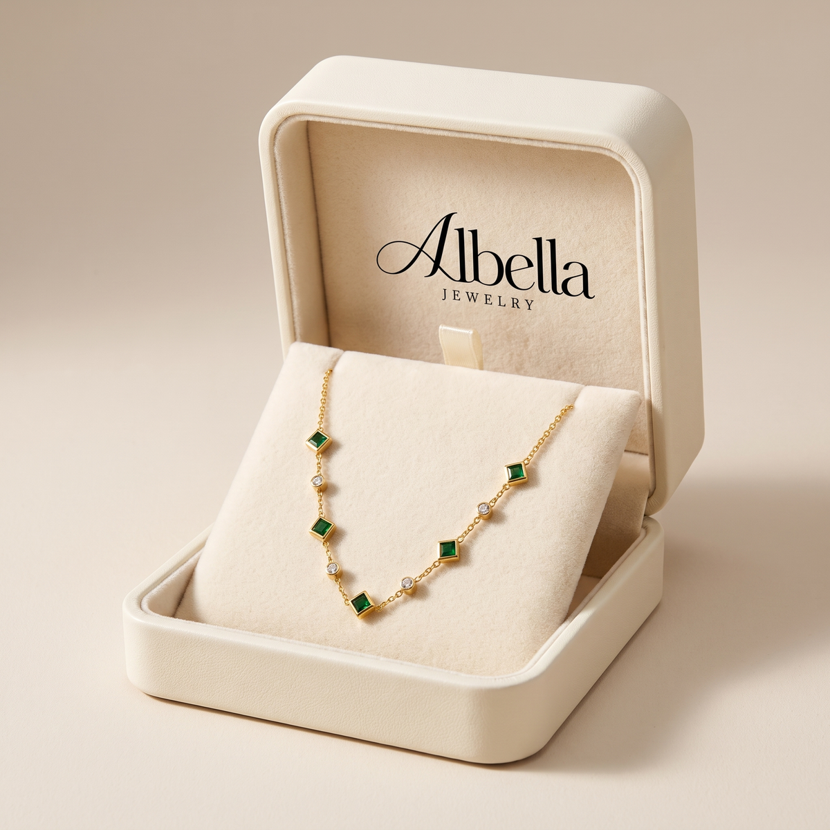Amelisse Glenwyn Necklace in Albella Jewelry gift box