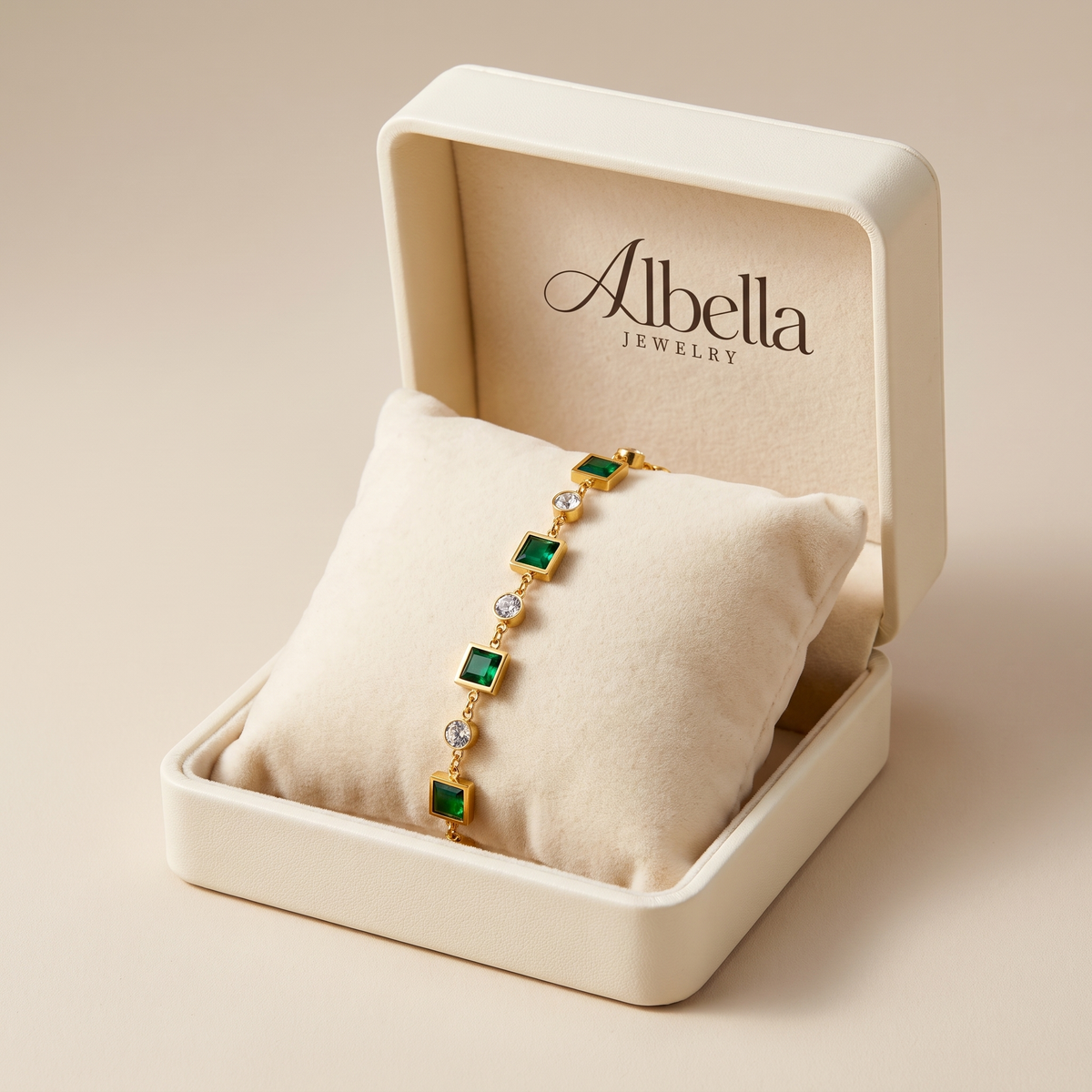 Amelisse Glenwyn Bracelet in Albella Jewelry gift box