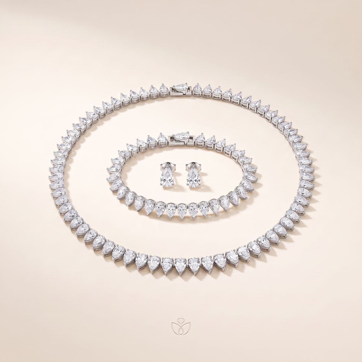 Complete Bridal Set with Round Clear Cubic Zirconia – white gold