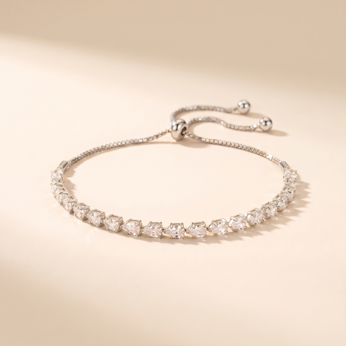 Adjustable Bracelet with Geometric Stones – white gold