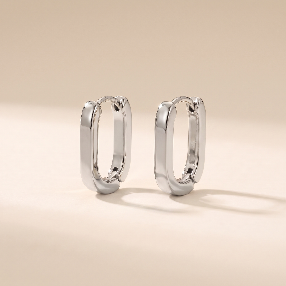 Elegant Geometric Hoop Earrings – silver