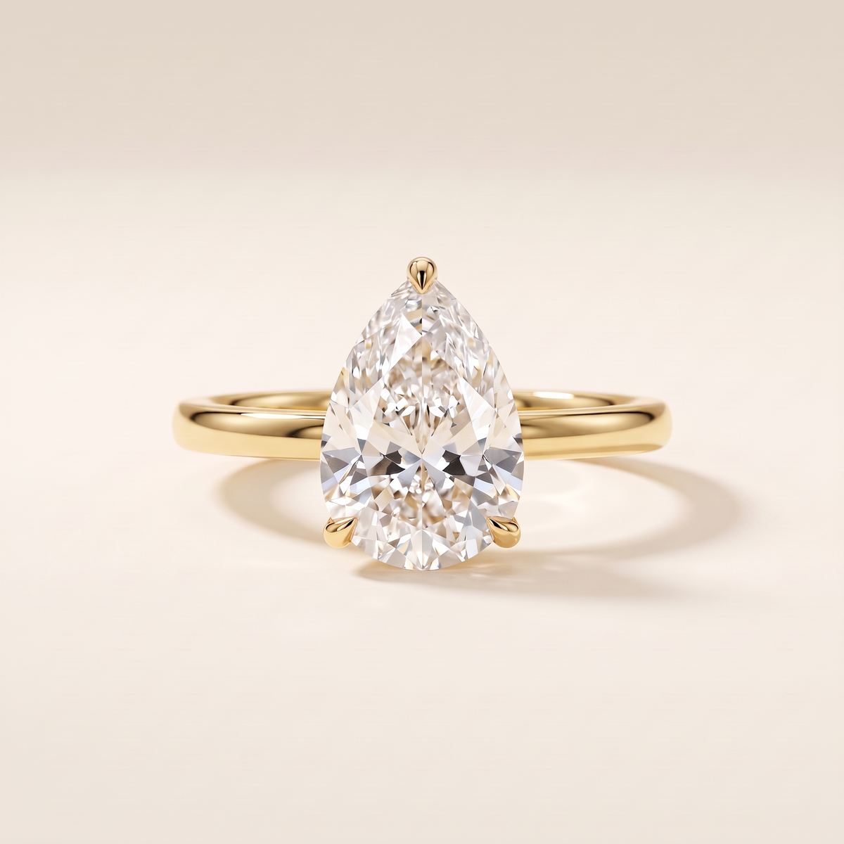 Elegant Vienna Statement Ring – gold